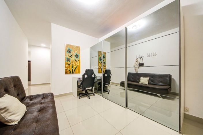 Image No.5-2 Bed Property for sale