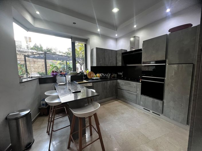 Image No.7-Propriété de 4 chambres à vendre à Birkirkara