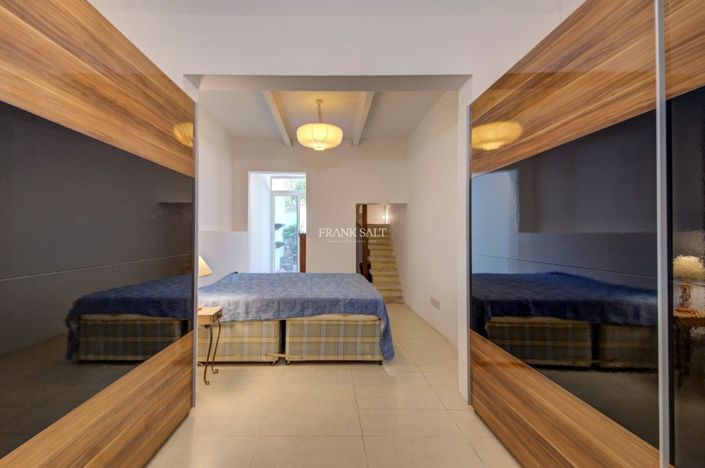 Image No.23-1 Bed Property for sale