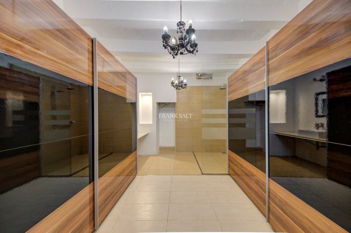 Image No.28-1 Bed Property for sale