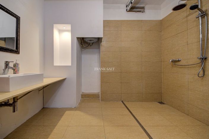 Image No.33-1 Bed Property for sale