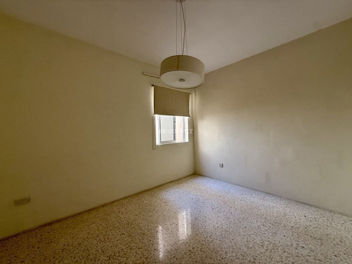 Image No.10-Propriété de 3 chambres à vendre à Birkirkara