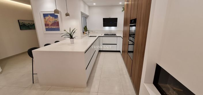 Image No.4-3 Bed Property for sale
