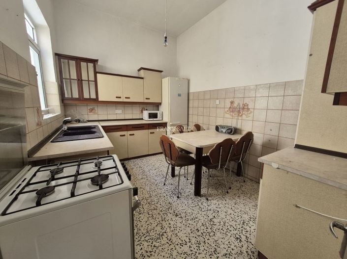 Image No.2-3 Bed Property for sale