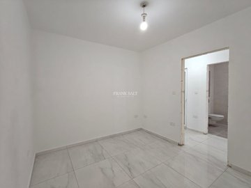 a7a2163f-31bd-476e-b499-8caaf28b4867