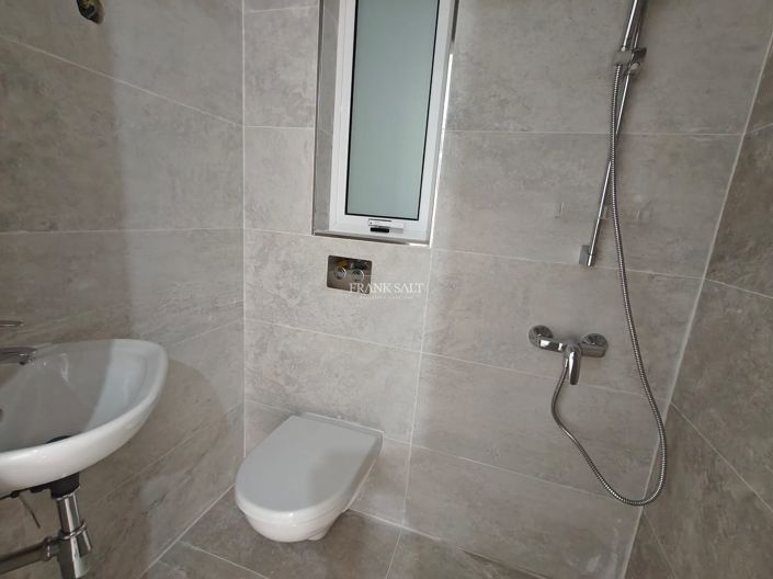 Image No.17-3 Bed Property for sale
