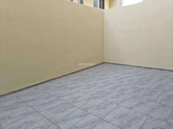 Image No.3-3 Bed Property for sale