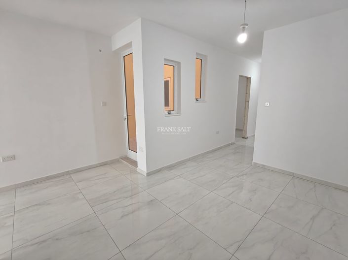 Image No.5-3 Bed Property for sale