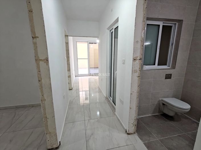 Image No.6-3 Bed Property for sale