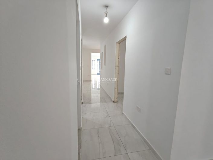 Image No.8-3 Bed Property for sale