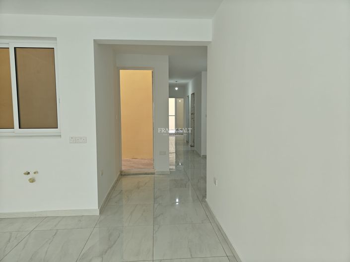 Image No.9-3 Bed Property for sale