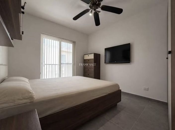 Image No.3-Propriété de 3 chambres à vendre à Birkirkara