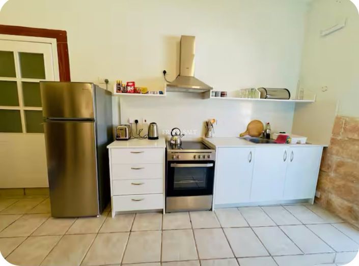 Image No.9-Propriété de 4 chambres à vendre à Birzebbuga