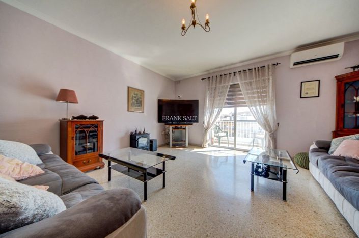 Image No.11-2 Bed Property for sale