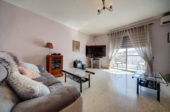 Image No.14-2 Bed Property for sale