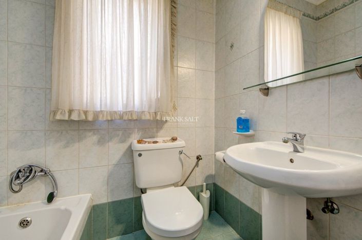 Image No.18-2 Bed Property for sale