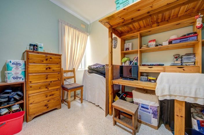 Image No.20-2 Bed Property for sale