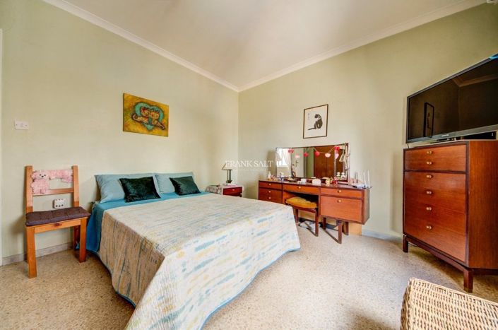 Image No.21-2 Bed Property for sale