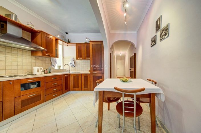 Image No.6-2 Bed Property for sale