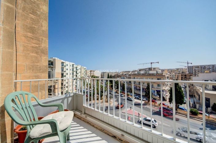 Image No.10-2 Bed Property for sale