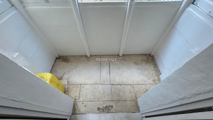 Image No.8-2 Bed Property for sale