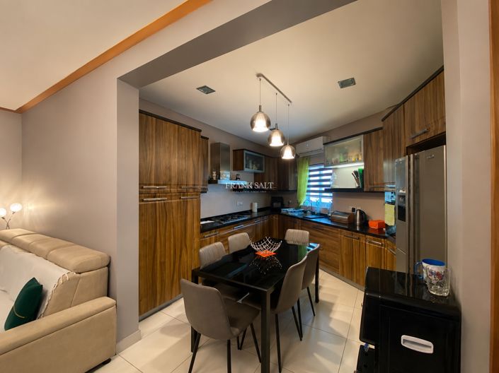 Image No.2-2 Bed Property for sale