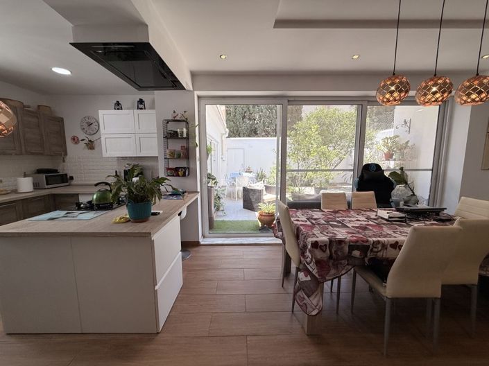 Image No.4-3 Bed Property for sale
