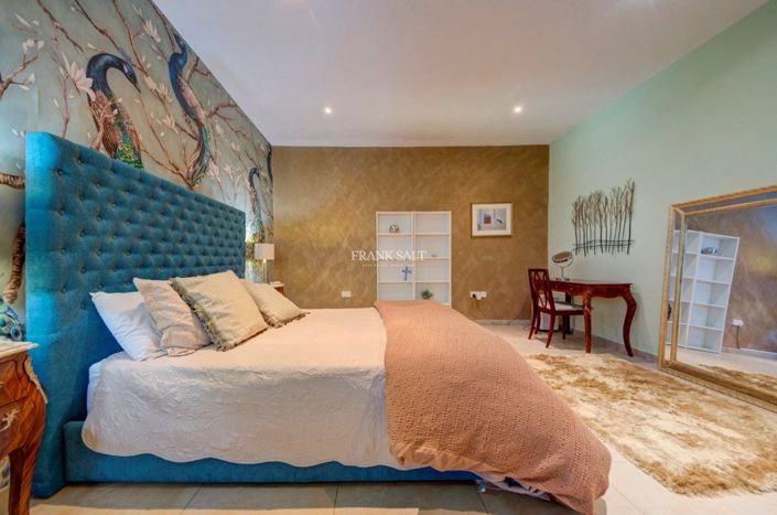 Image No.24-2 Bed Property for sale