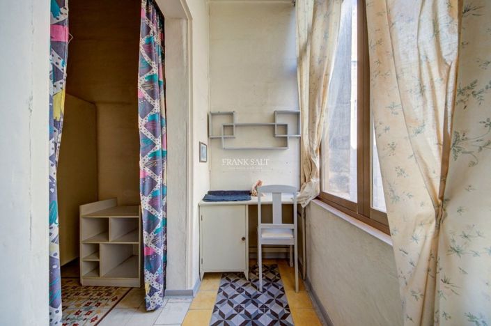 Image No.18-3 Bed Property for sale