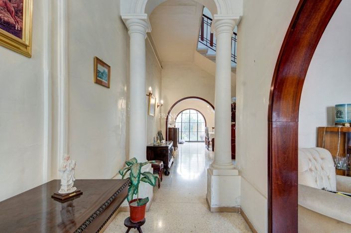 Image No.3-3 Bed Property for sale