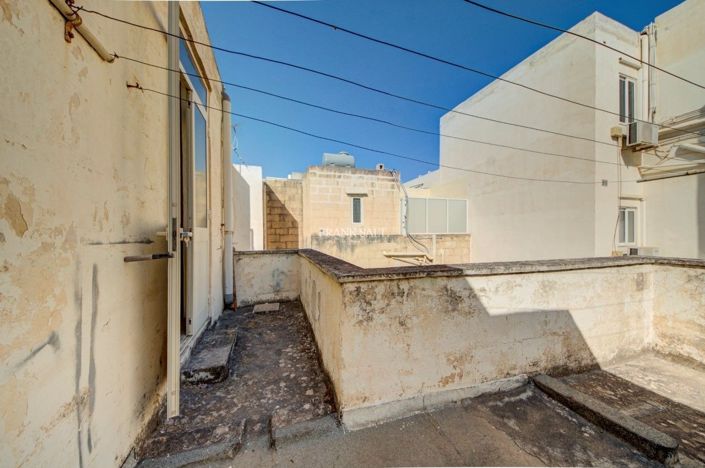 Image No.23-3 Bed Property for sale
