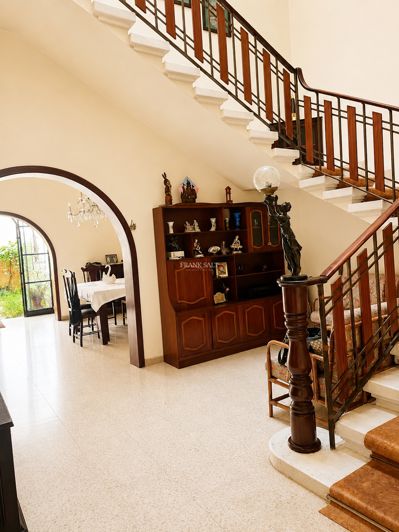 Image No.4-3 Bed Property for sale