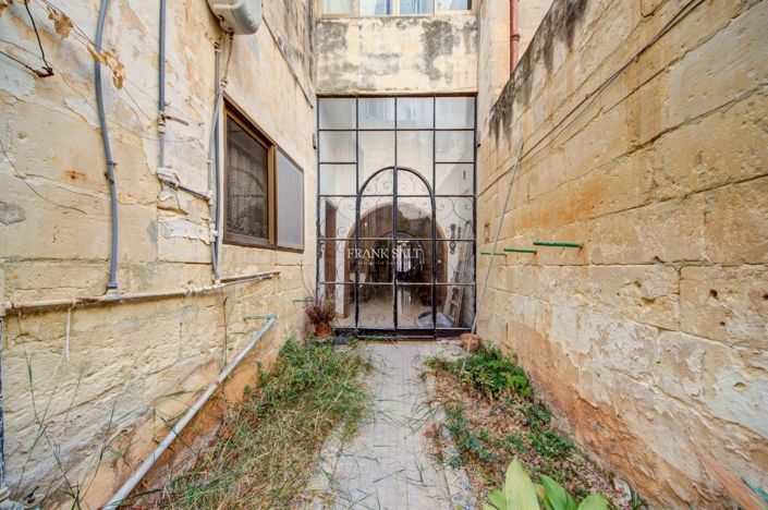 Image No.9-3 Bed Property for sale