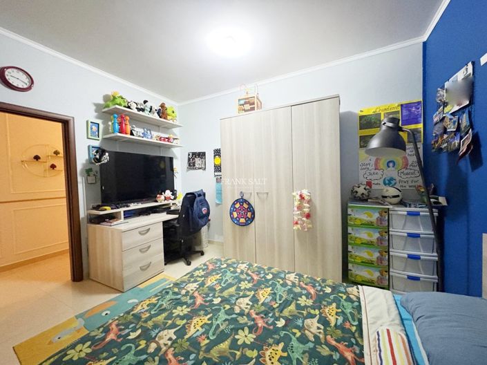 Image No.15-3 Bed Property for sale