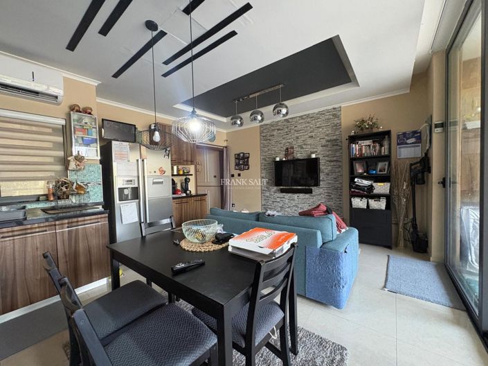 Image No.3-3 Bed Property for sale