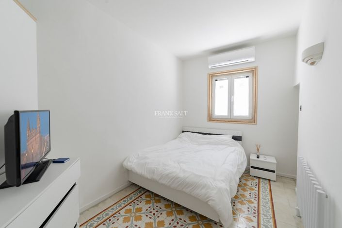 Image No.16-4 Bed Property for sale