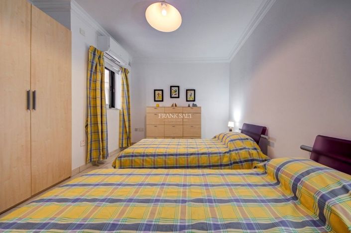 Image No.12-3 Bed Property for sale