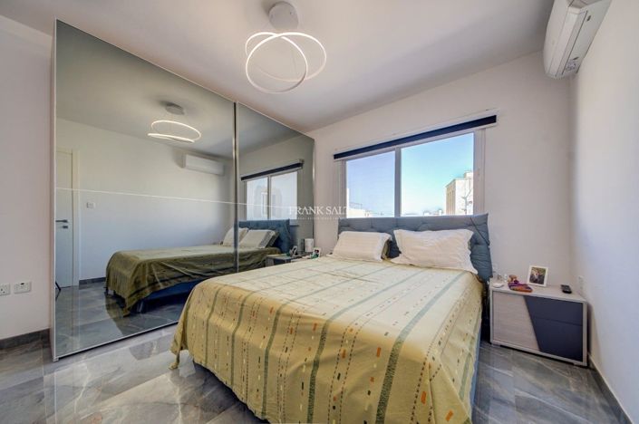 Image No.16-5 Bed Property for sale