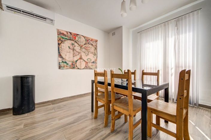 Image No.22-5 Bed Property for sale