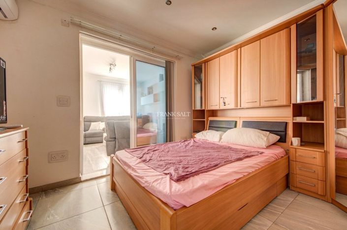 Image No.25-5 Bed Property for sale