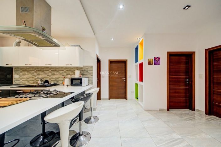 Image No.33-5 Bed Property for sale