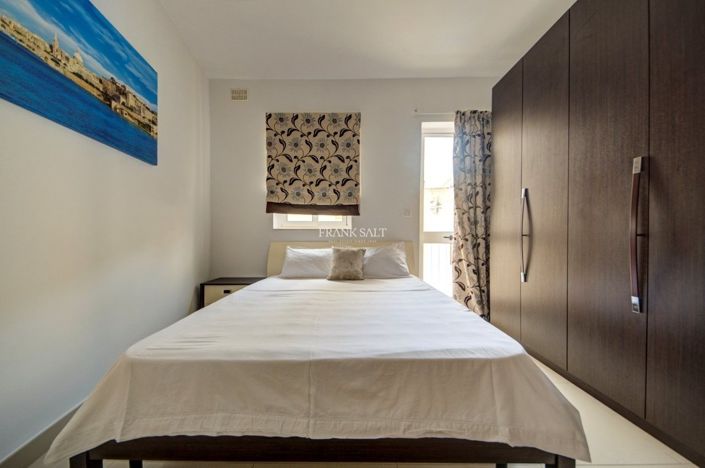 Image No.14-3 Bed Property for sale