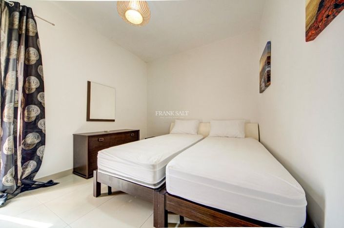 Image No.21-3 Bed Property for sale