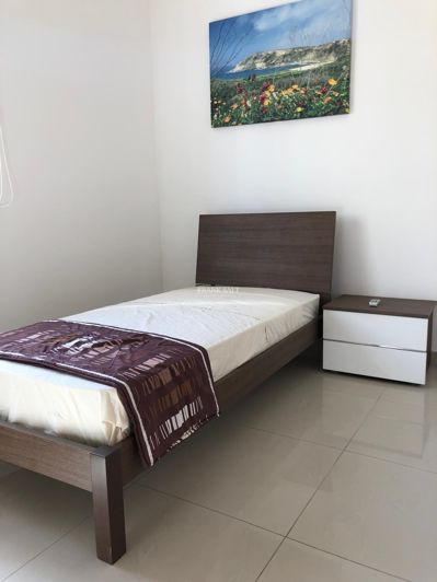Image No.8-3 Bed Property for sale