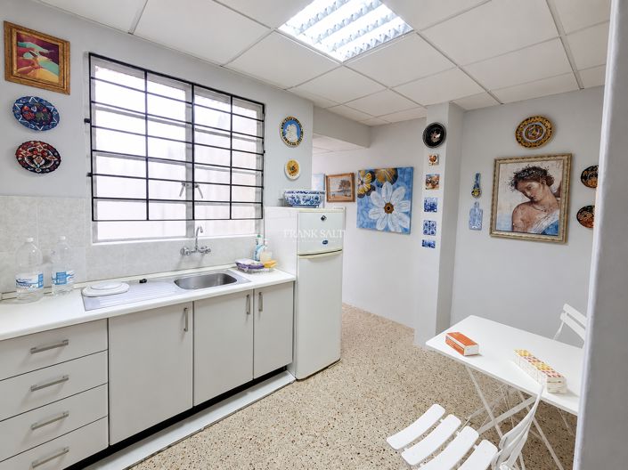 Image No.2-1 Bed Property for sale