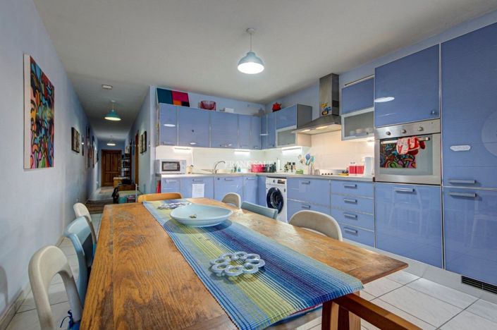 Image No.11-3 Bed Property for sale