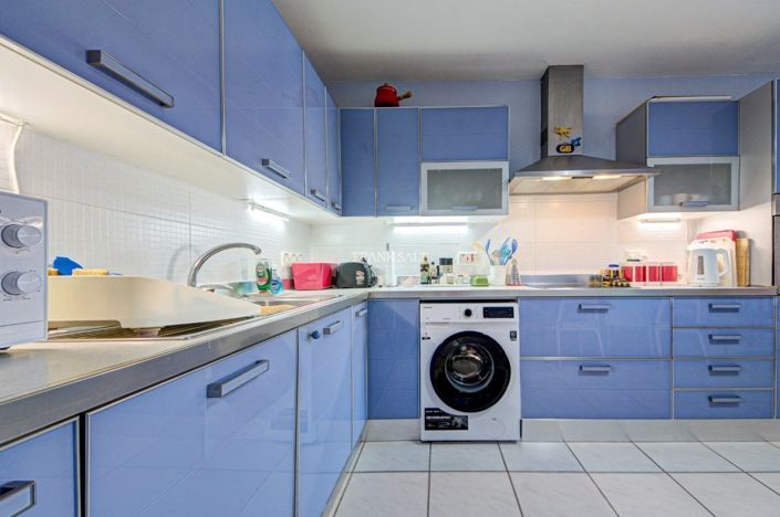 Image No.14-3 Bed Property for sale