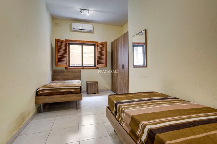 Image No.12-3 Bed Property for sale