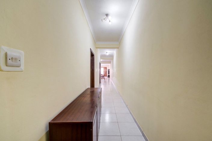 Image No.15-3 Bed Property for sale