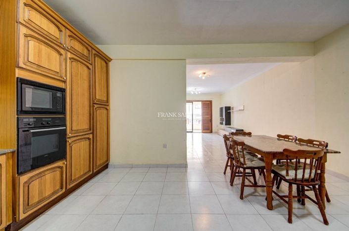 Image No.5-3 Bed Property for sale